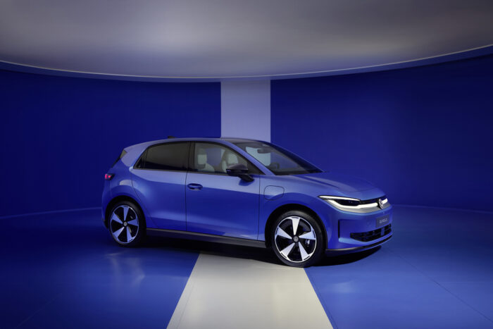 Novinka je postavená na platforme MEB+. Svojimi rozmermy je ID. Polo dokonca menšie, než klasický Volkswagen Polo, no ponúka omnoho viac vnútorného priestoru.