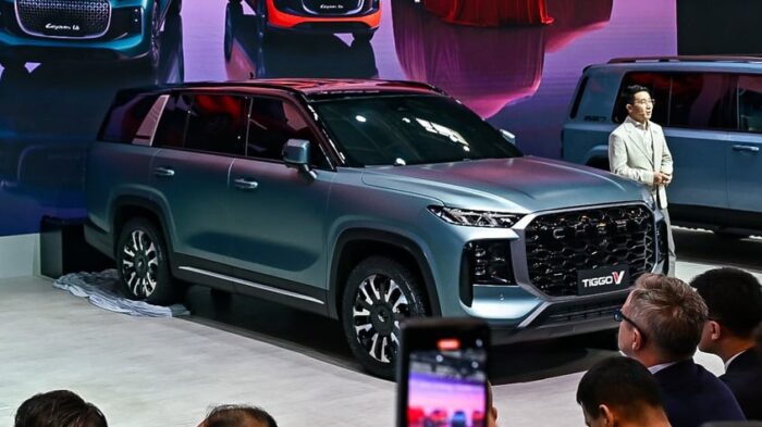 Na Slovensko prichádza prvé modulárne SUV-pickup Chery Tiggo V. Naživo z čínskeho autosalóna