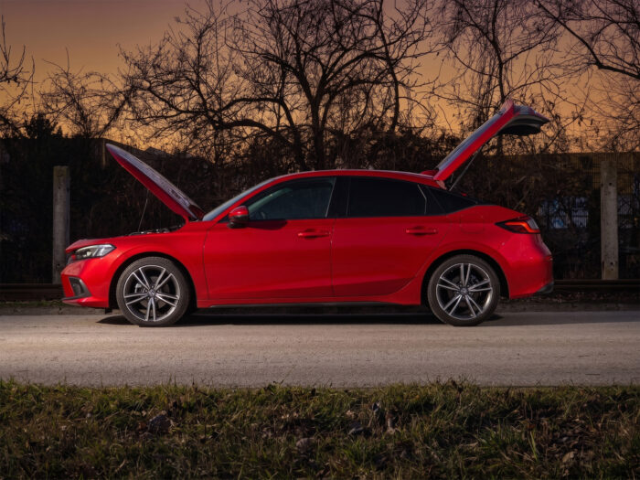 AUTOBAZAR.EU, test Honda Civic e:HEV Full Hybrid 2026