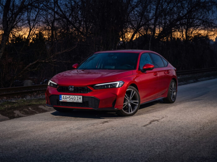 AUTOBAZAR.EU, test Honda Civic e:HEV Full Hybrid 2026