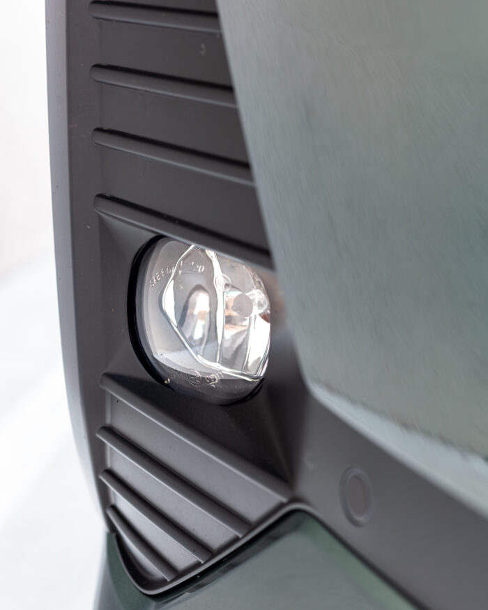 Autobazar.EU | Hmlovky stále využívajú halogénovú techniku. Niektoré modely na rovnakej platforme však už prešli aj tu na LED.