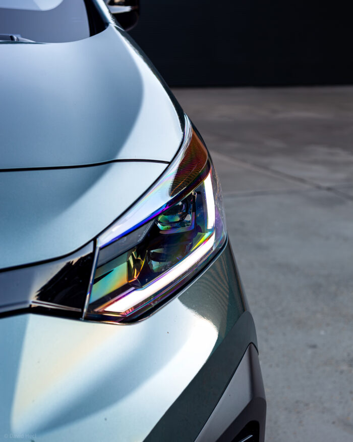 Autobazar.EU | Predné svetlomety majú nový vzhľad a prepracovanejšie funkcie. Ich svetelné podanie je veľmi slušné. Nemajú síce žiadnu pokročilú matrix funkciu, no svojim výkonom sa radia medzi to lepšie, čo je aktuálne na trhu. Dobrou správou je, že už v základnej verzii sú plne LED.